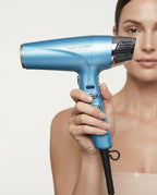 BABYLISS PRO NANO TITANIUM SECADORA AZUL Potencia profesional para un secado rápido, brillante y con menos frizz.